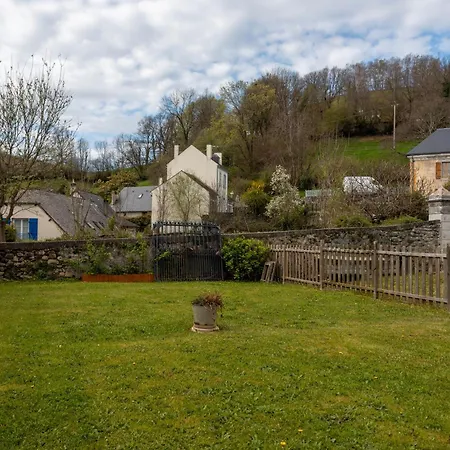 Tete Pres De Lourdes Apartament *