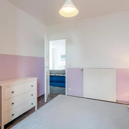 Tete Pres De Lourdes *