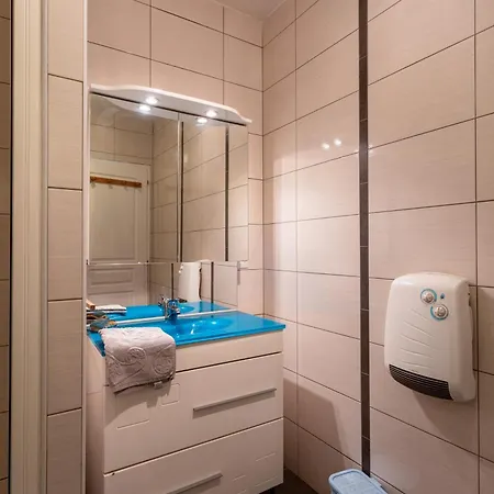 Tete Pres De Lourdes Apartment